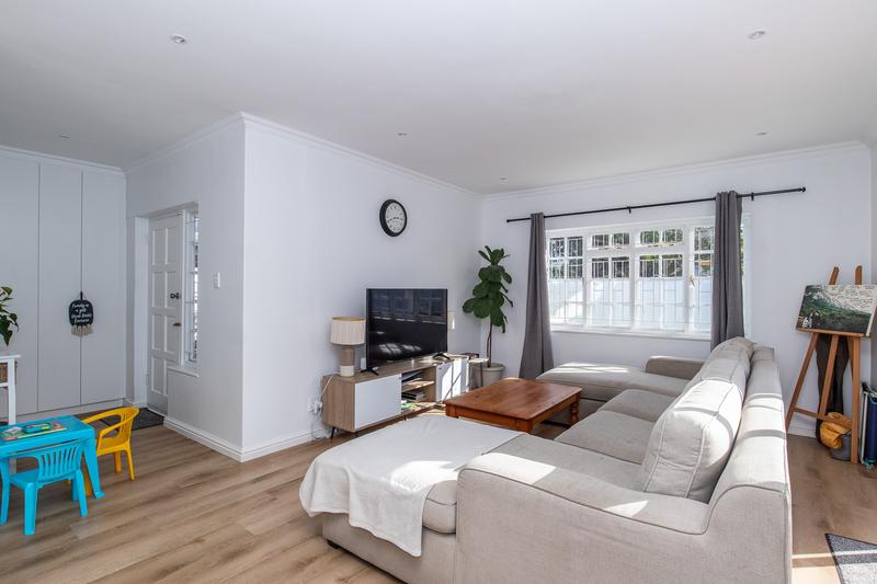 To Let 4 Bedroom Property for Rent in Constantia Western Cape